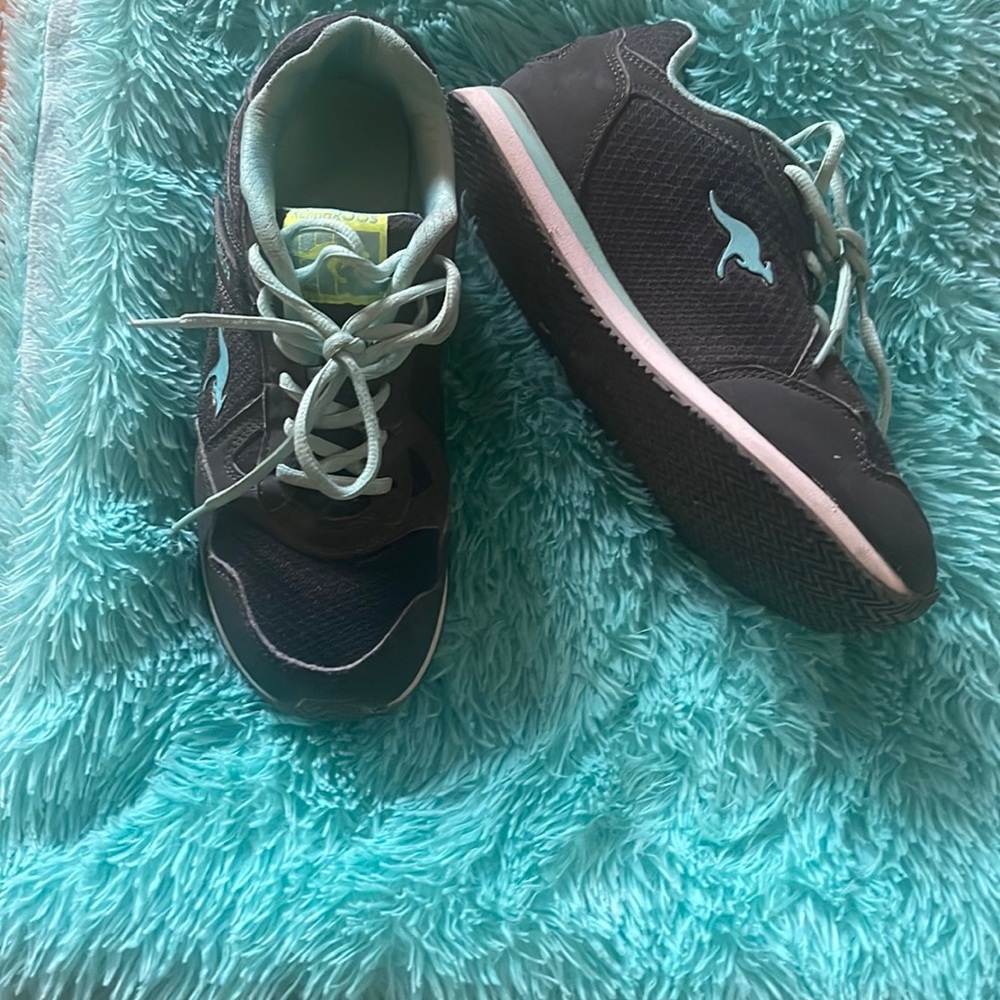 Selling size 7 Kangaroos blue shoes